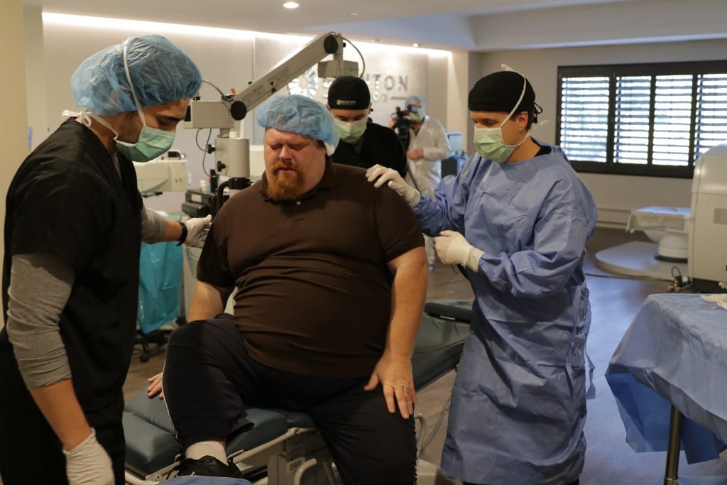 Dr Jason Brinton assists U.S. First Toric ICL recipient David Cheshire